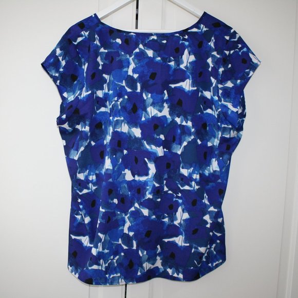 Ivanka Trump | Blue and White Floral Top | XL - Picture 4 of 15